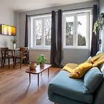 Travel Homes - The Parc, Next To Champ De Mars アパート